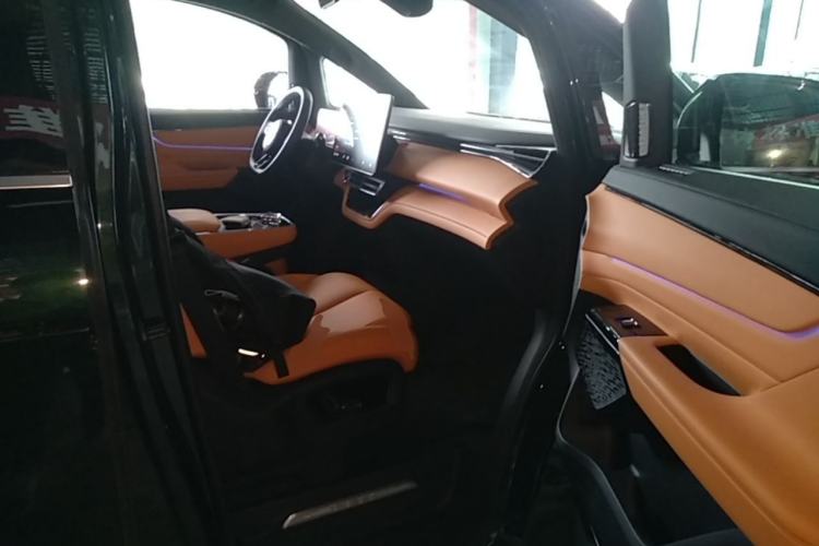 Used Geely Galaxy LEVC L380 2025 805 km Flagship Version All-Wheel Drive Right Front Seat