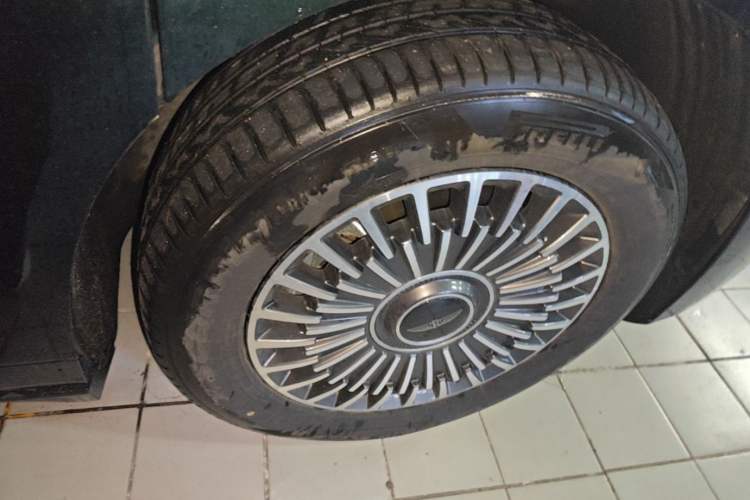 Used Geely Galaxy LEVC L380 2025 805 km Flagship Version All-Wheel Drive Right Front Wheel Hub
