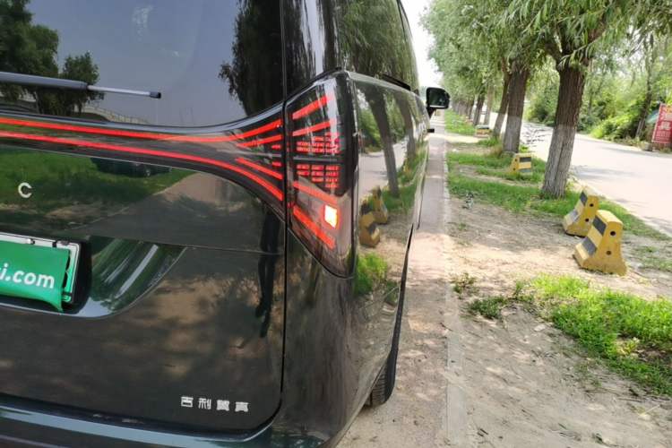 Used Geely Galaxy LEVC L380 2025 650 km Flagship Edition All-Wheel Drive Right Rear Taillight