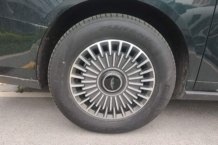 Used Geely Galaxy LEVC L380 2025 805 km Flagship Version All-Wheel Drive Right Rear Wheel Hub