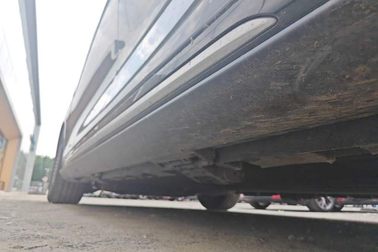 Used Geely Galaxy LEVC L380 2025 805 km Flagship Version All-Wheel Drive Right Side Sill