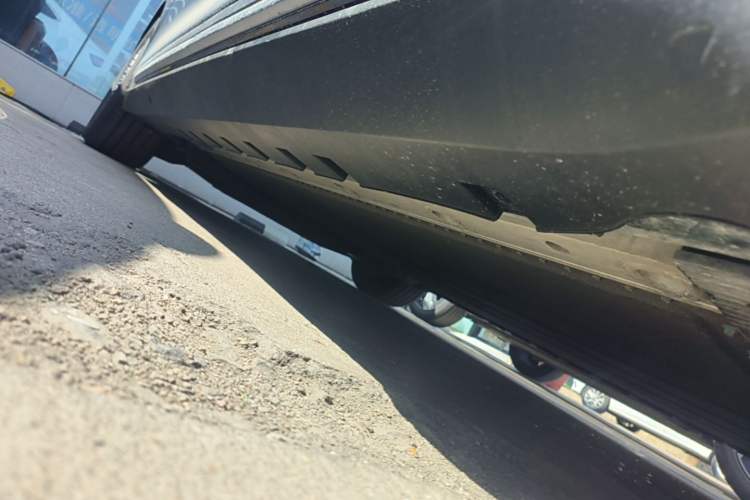 Used Geely Galaxy LEVC L380 2025 805 km Flagship Version All-Wheel Drive Right Side Sill