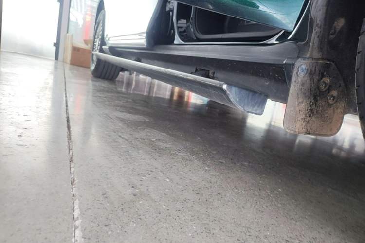 Used Geely Galaxy LEVC L380 2025 805 km Flagship Version All-Wheel Drive Right Side Sill