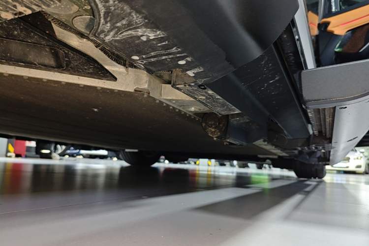 Used Geely Galaxy LEVC L380 2025 805 km Flagship Version All-Wheel Drive Right Side Sill