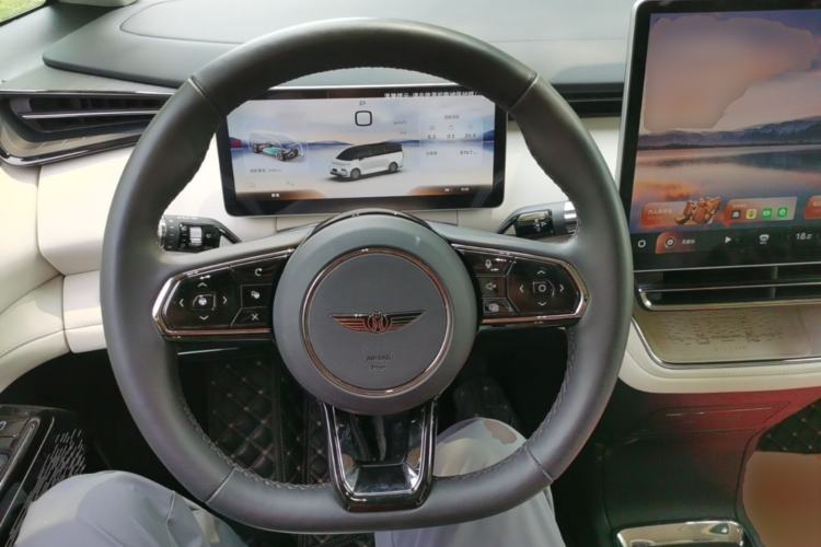 Used Geely Galaxy LEVC L380 2025 650 km Flagship Edition All-Wheel Drive Steering Wheel