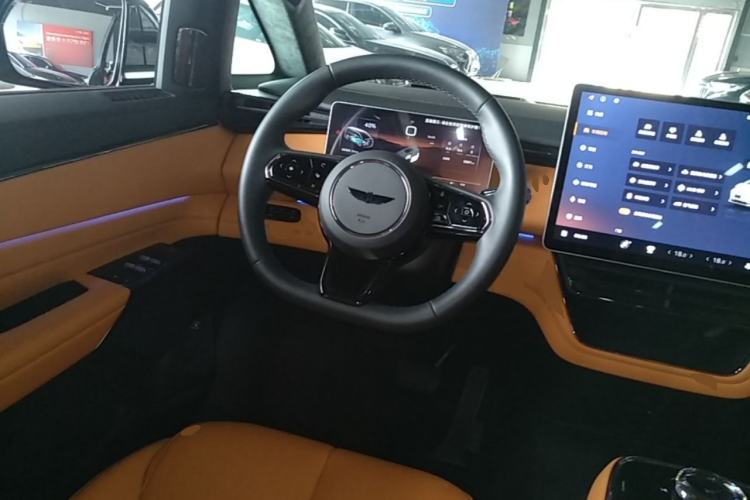 Used Geely Galaxy LEVC L380 2025 805 km Flagship Version All-Wheel Drive Steering Wheel