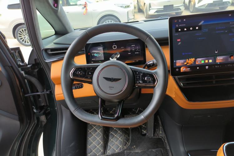 Used Geely Galaxy LEVC L380 2025 805 km Flagship Version All-Wheel Drive Steering Wheel
