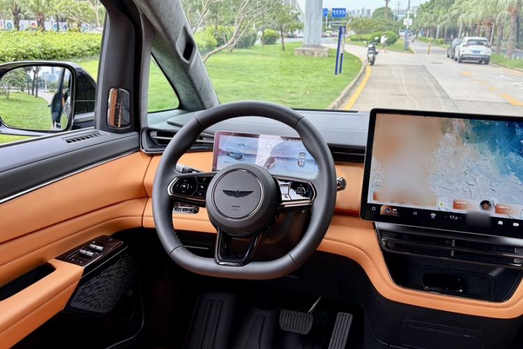 Used Geely Galaxy LEVC L380 2025 805 km Flagship Version All-Wheel Drive Steering Wheel