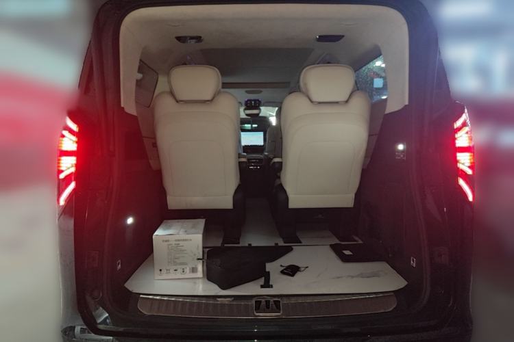 Used Geely Galaxy LEVC L380 2025 805 km Flagship Version All-Wheel Drive Trunk