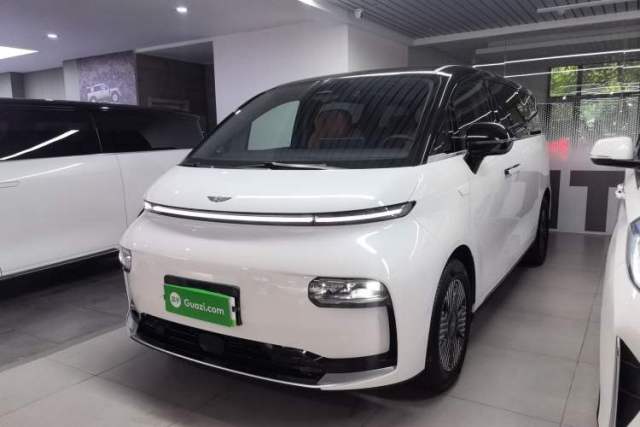 Used Geely Galaxy LEVC L380 2025 825 km Extraordinary Edition