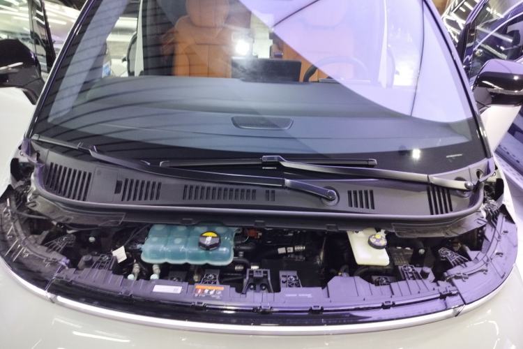 Used Geely Galaxy LEVC L380 2025 825 km Extraordinary Edition Engine Bay
