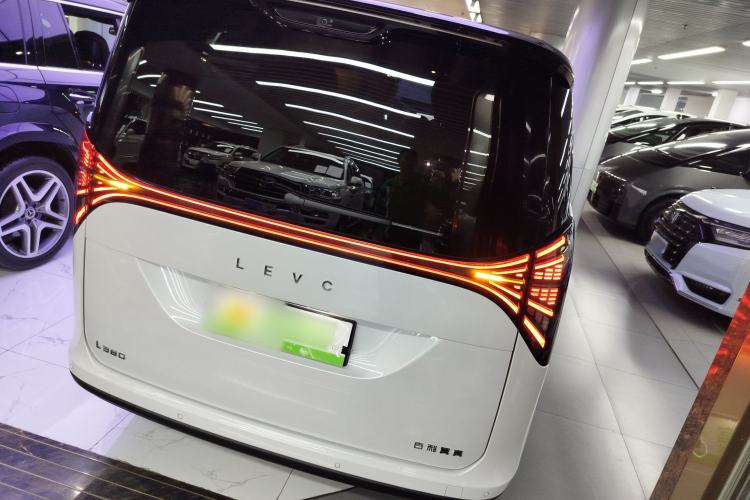 Used Geely Galaxy LEVC L380 2025 825 km Extraordinary Edition Exterior 5