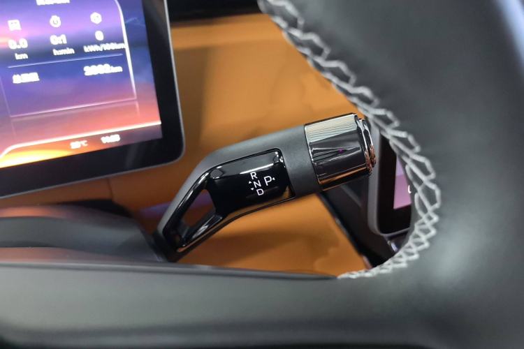 Used Geely Galaxy LEVC L380 2025 825 km Extraordinary Edition Gear Lever
