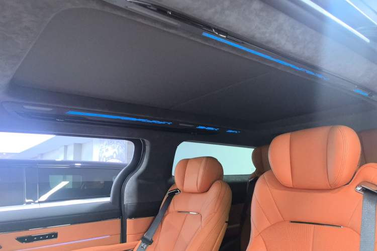 Used Geely Galaxy LEVC L380 2025 825 km Extraordinary Edition Headliner