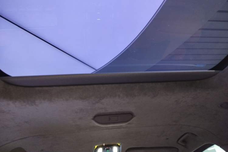 Used Geely Galaxy LEVC L380 2025 825 km Extraordinary Edition Headliner