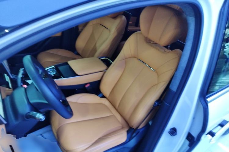 Used Geely Galaxy LEVC L380 2025 825 km Extraordinary Edition Left Front Seat
