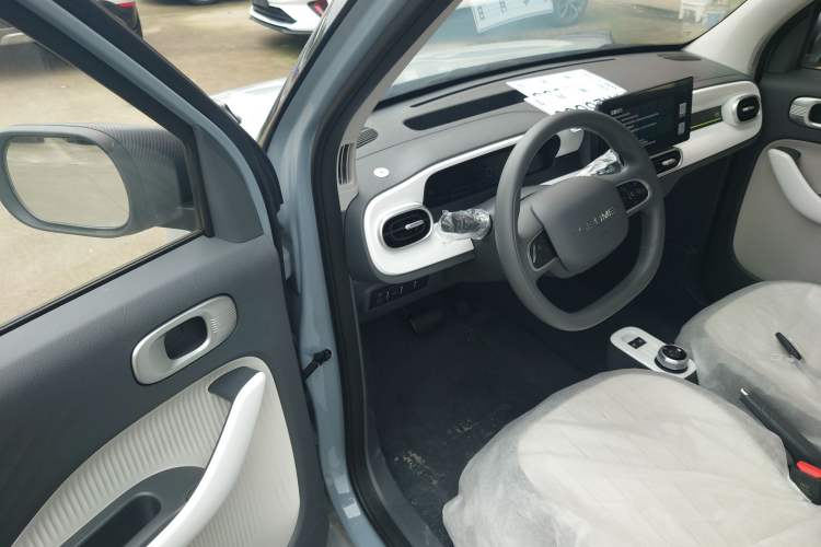 Used Geely Galaxy Panda 2025 210km Panda Kart Interior 2