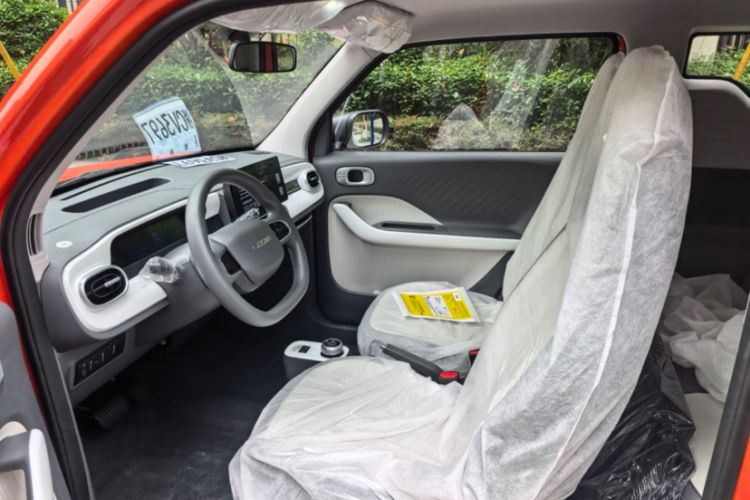 Used Geely Galaxy Panda 2025 210km Panda Rider Interior 2