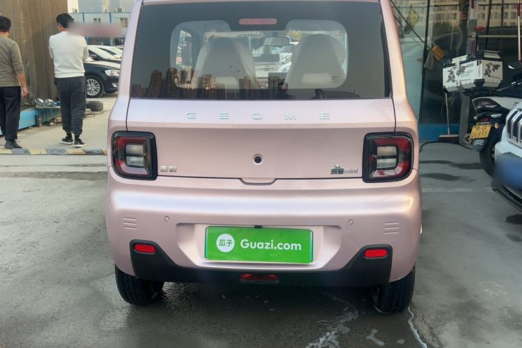 Used Geely Galaxy Panda 2024 Panda Mini 200km Endurance Bear Exterior 4