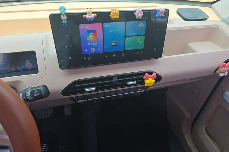 Used Geely Galaxy Panda 2023 Panda Mini 200km Endurance Bear Audio And AC Panel