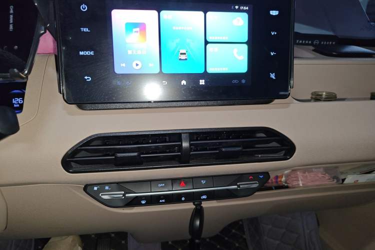 Used Geely Galaxy Panda 2023 Panda Mini 200km Endurance Bear Audio And AC Panel