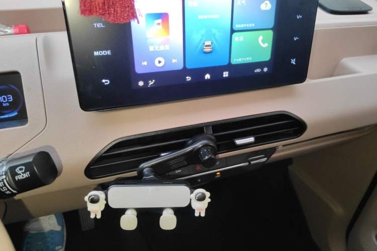 Used Geely Galaxy Panda 2023 Panda Mini 200km Endurance Bear Audio And AC Panel