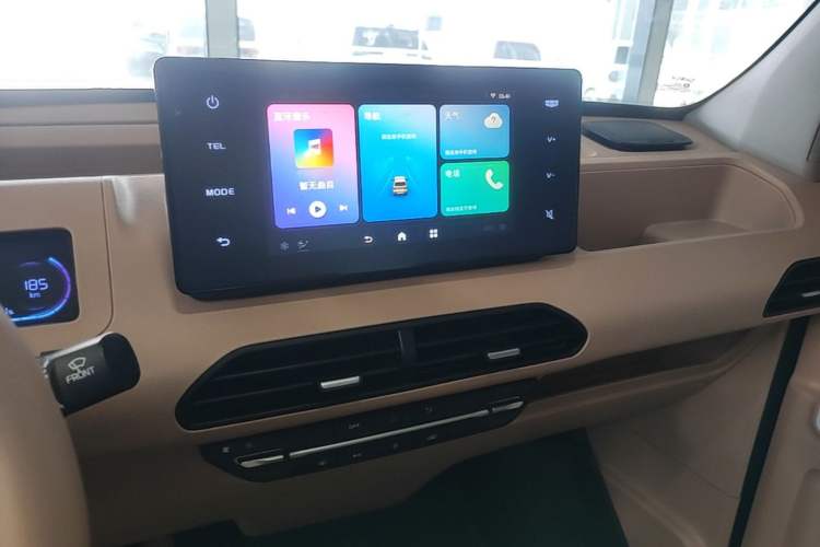 Used Geely Galaxy Panda 2023 Panda Mini 200km Endurance Bear Audio And AC Panel