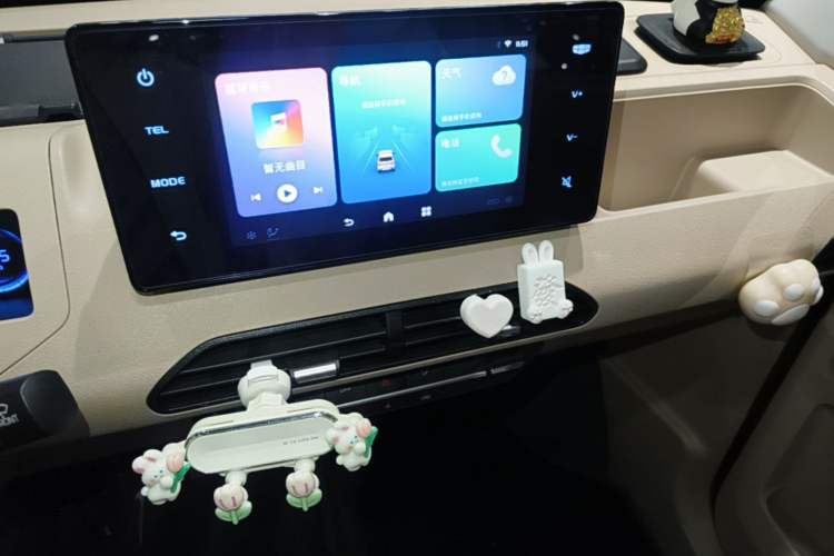 Used Geely Galaxy Panda 2023 Panda Mini 200km Endurance Bear Audio And AC Panel