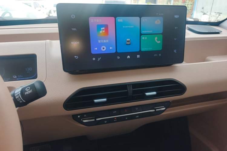 Used Geely Galaxy Panda 2023 Panda Mini 200km Endurance Bear Audio And AC Panel