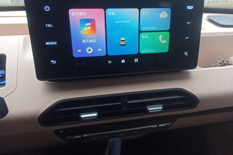 Used Geely Galaxy Panda 2023 Panda Mini 200km Endurance Bear Audio And AC Panel