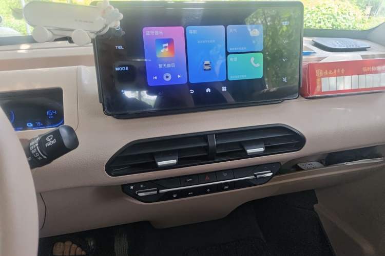 Used Geely Galaxy Panda 2023 Panda Mini 200km Endurance Bear Audio And AC Panel