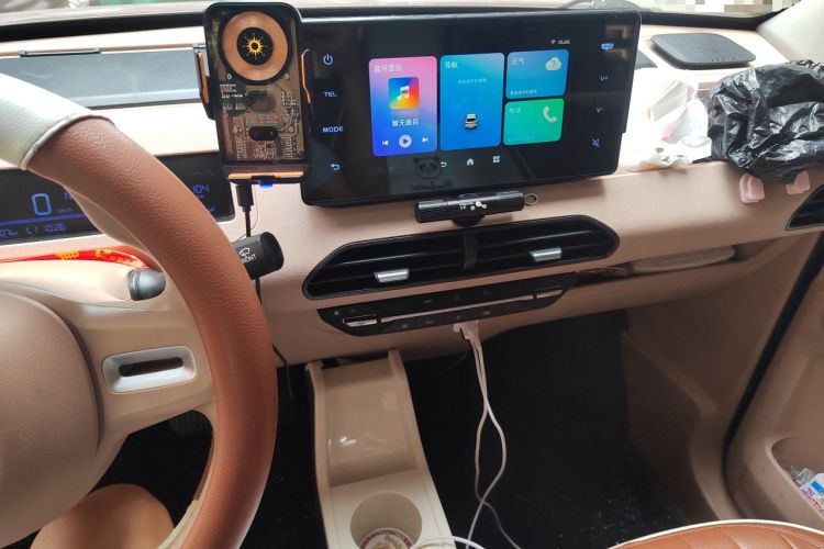 Used Geely Galaxy Panda 2023 Panda Mini 200km Endurance Bear Audio And AC Panel
