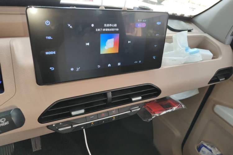 Used Geely Galaxy Panda 2023 Panda Mini 200km Endurance Bear Audio And AC Panel