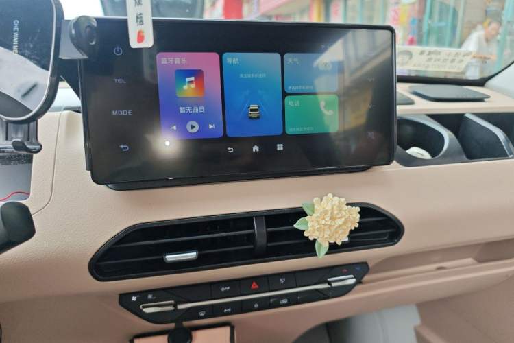 Used Geely Galaxy Panda 2023 Panda Mini 200km Endurance Bear Audio And AC Panel