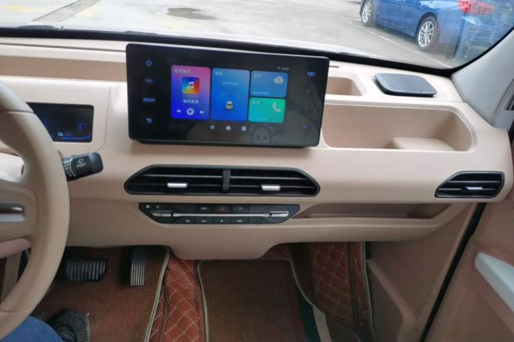 Used Geely Galaxy Panda 2023 Panda Mini 200km Endurance Bear Audio And AC Panel
