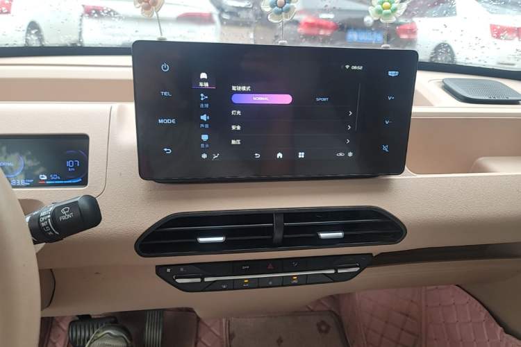 Used Geely Galaxy Panda 2023 Panda Mini 200km Endurance Bear Audio And AC Panel
