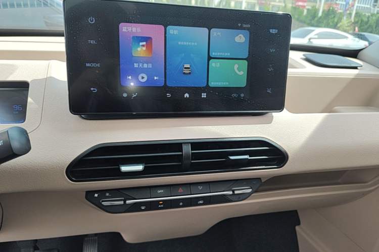 Used Geely Galaxy Panda 2023 Panda Mini 200km Dynamic Bear Audio And AC Panel