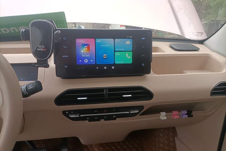 Used Geely Galaxy Panda 2023 Panda Mini 200km Little Yellow Duck Limited Edition — Happy as Can Be Audio And AC Panel