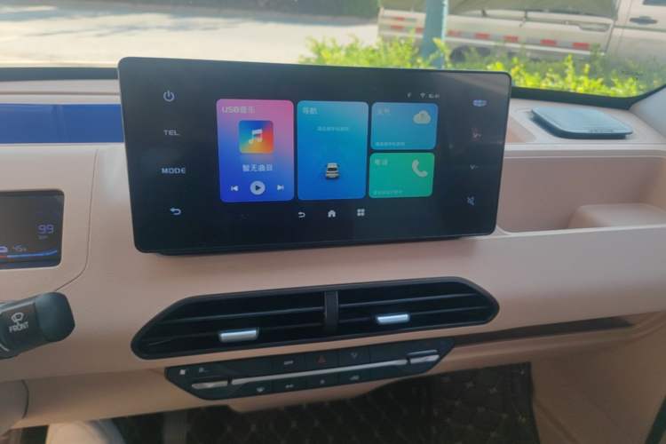 Used Geely Galaxy Panda 2023 Panda Mini 200km Endurance Bear Audio And AC Panel