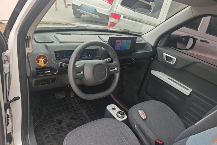Used Geely Galaxy Panda 2023 Panda Mini 200km Endurance Bear Center Console