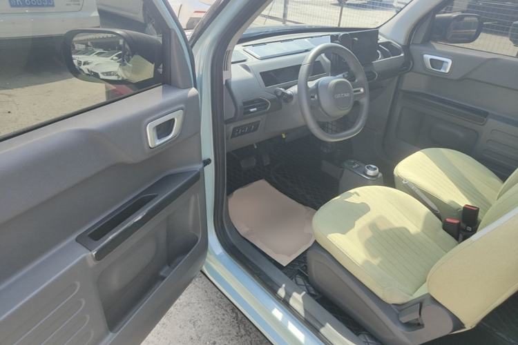 Used Geely Galaxy Panda 2023 Panda Mini 200km Endurance Bear Driver Seat