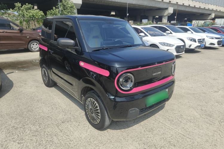 Used Geely Galaxy Panda 2023 Panda Mini 200km Endurance Bear Front Right 45 Deg