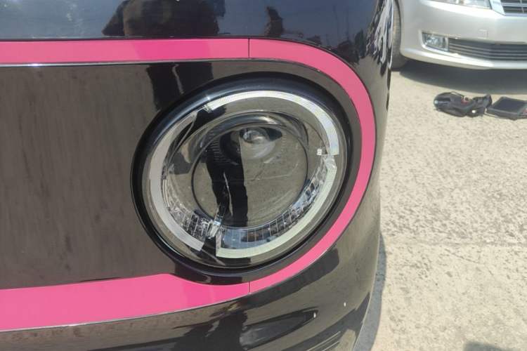 Used Geely Galaxy Panda 2023 Panda Mini 200km Endurance Bear Left Front Headlight