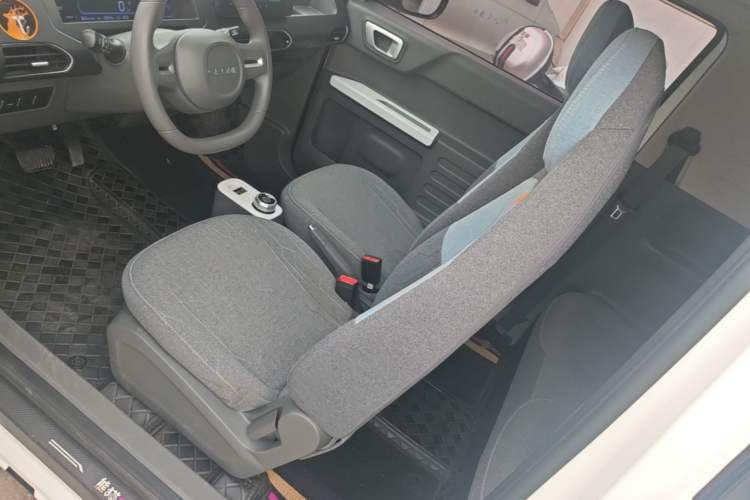 Used Geely Galaxy Panda 2023 Panda Mini 200km Endurance Bear Left Front Seat