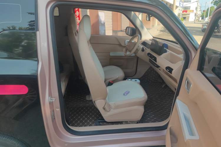 Used Geely Galaxy Panda 2023 Panda Mini 200km Endurance Bear Right Front Seat