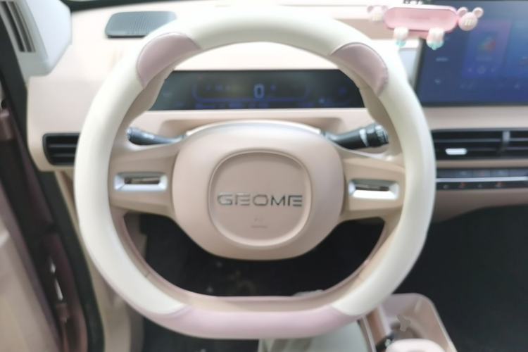 Used Geely Galaxy Panda 2023 Panda Mini 200km Endurance Bear Steering Wheel