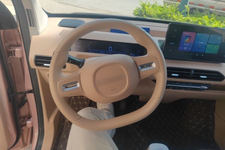 Used Geely Galaxy Panda 2023 Panda Mini 200km Endurance Bear Steering Wheel