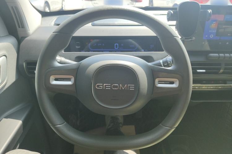Used Geely Galaxy Panda 2023 Panda Mini 200km Endurance Bear Steering Wheel
