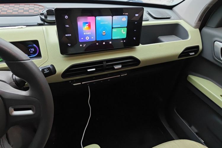 Used Geely Galaxy Panda 2023 Panda Mini 200km Endurance Bear Audio And AC Panel