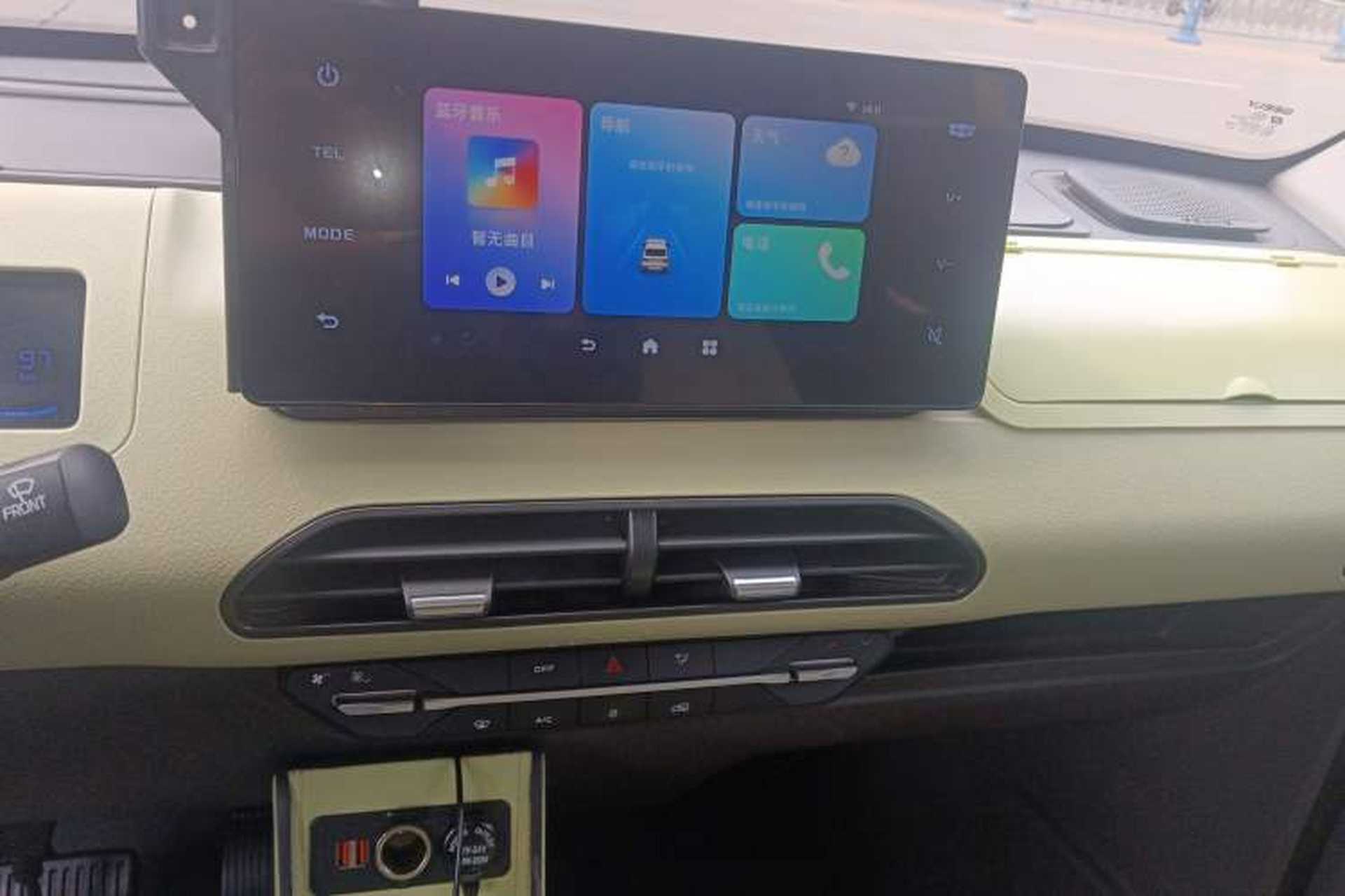 Used Geely Galaxy Panda 2023 Panda Mini 200km Endurance Bear Audio And AC Panel